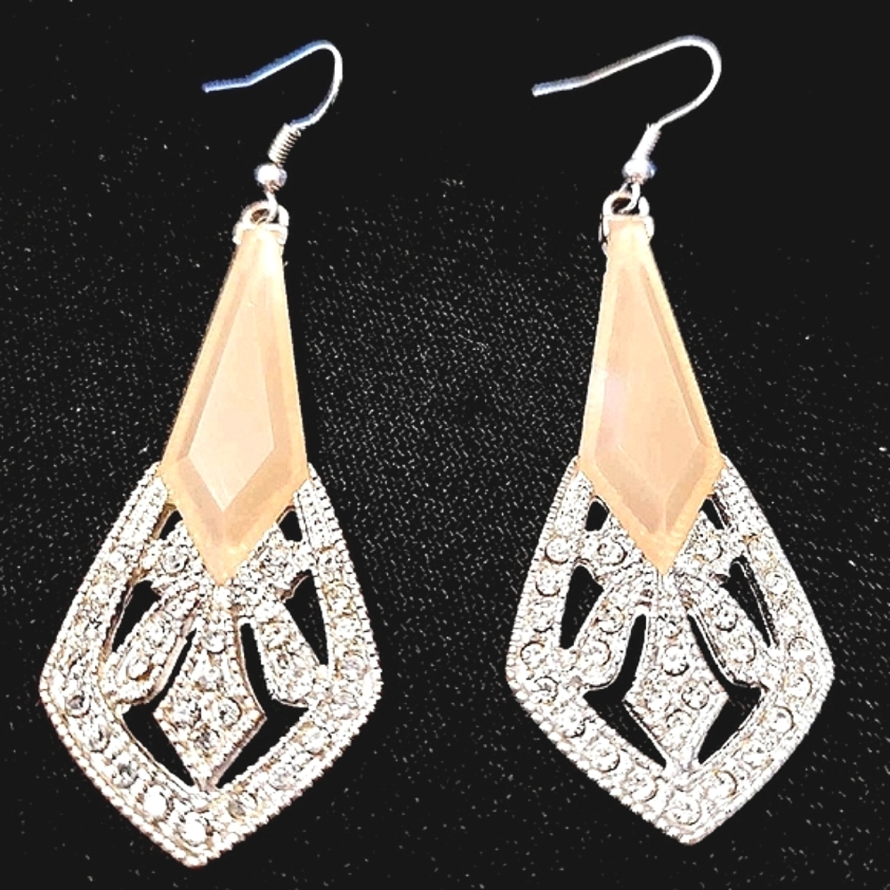 Vintage Chic Silver Plated Light Peach/Rhinestone Drop Earrings